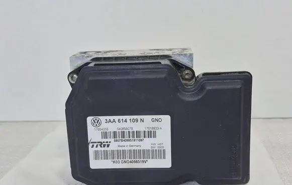 Volkswagen PASSAT B7 ABS Pump 3AA614109N 54085807B 17654033