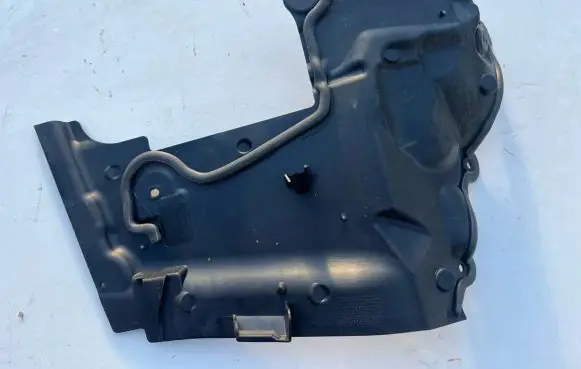 Mercedes-Benz C W205 Other engine bay part A2056205701