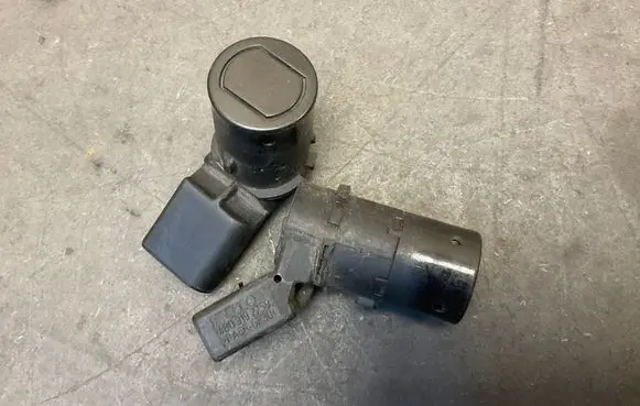 Audi A6 S6 C5 4B Parking PDC sensor 4B0919275B