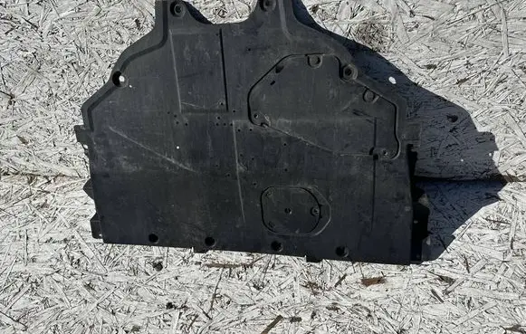 Mazda 3 III Engine splash shield/under tray GHR1560Z8