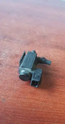 BMW 5 E39 Turbo solenoid valve 1742712