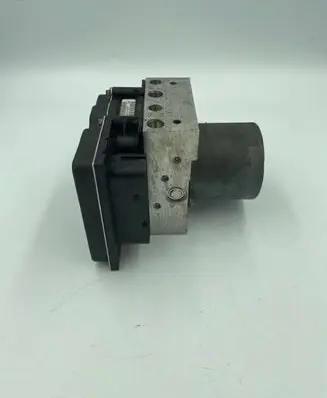 BMW 5 E60 E61 ABS Pump 6777878 6777881