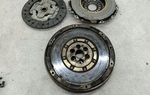 Peugeot 5008 Dual mass flywheel 