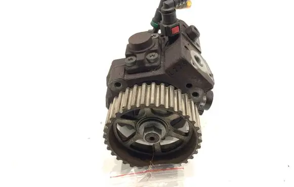 Renault Megane III Fuel injection high pressure pump 8200561664