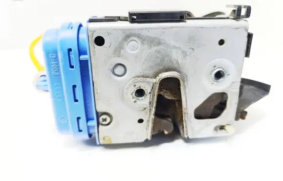 Audi A4 S4 B5 8D Rear door lock 8D0839016A