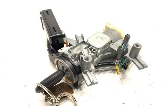 Mitsubishi Lancer VIII Ignition lock 8670A037