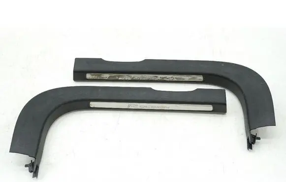Volvo V60 Foot area side trim 31468384