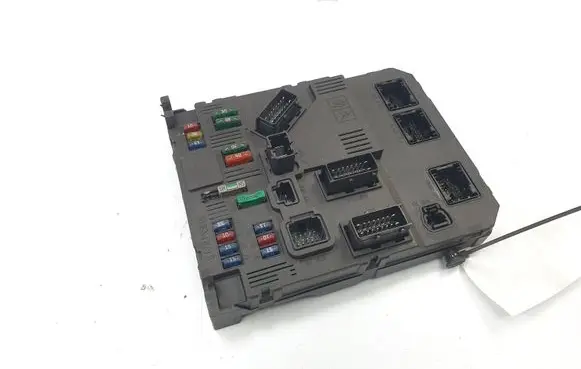 Peugeot 206 Fuse module 9649627780
