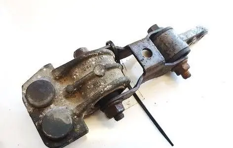 Volvo S60 Engine mount bracket 9445335