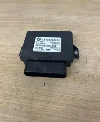 BMW 5 F10 F11 Hand brake control module 6798113 23122010 0102180812