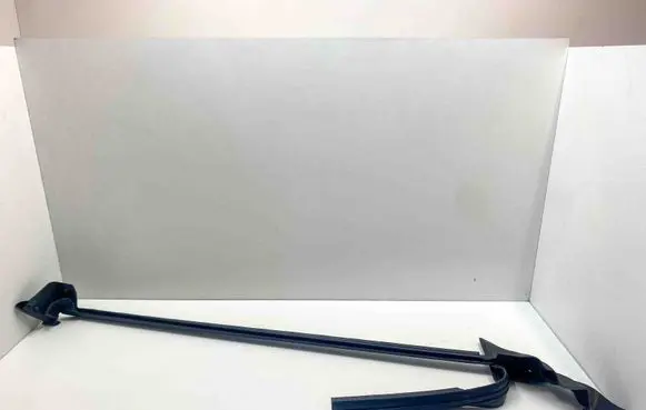 Mercedes-Benz SL R231 Front door glass trim molding 2317200524 A2317200524