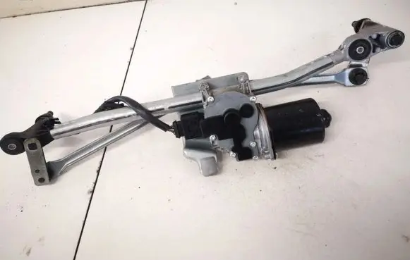 BMW 1 E81 E87 Front wiper linkage and motor