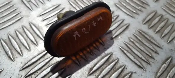 Renault Megane I Front fender indicator light