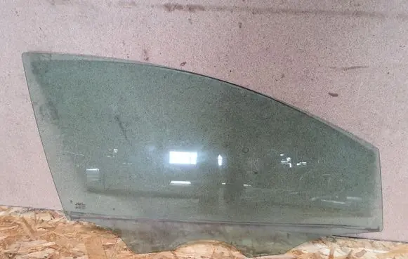 Seat Altea Front door window glass four-door