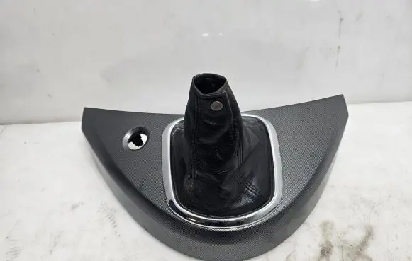 Mitsubishi Grandis Gear shifter surround trim plastic GN22104320
