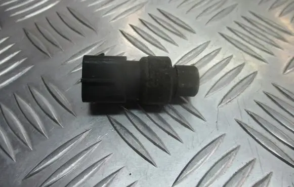 Ford Mondeo Mk III Air conditioning (A/C) pressure sensor XS7H-19D594-AA