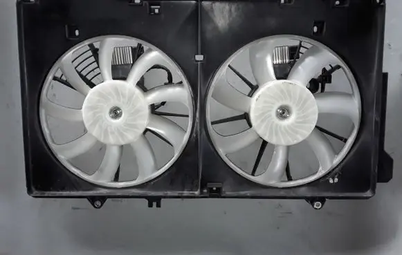 Mazda CX-5 Radiator cooling fan shroud 4993003580
