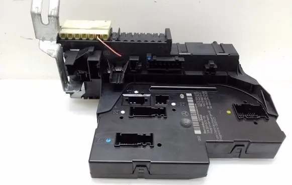 Mercedes-Benz E W212 Comfort/convenience module 2129004001 2125452832 2129021201