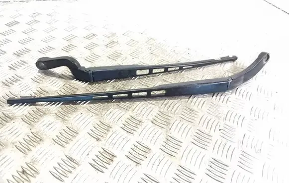 Front wiper blade arm