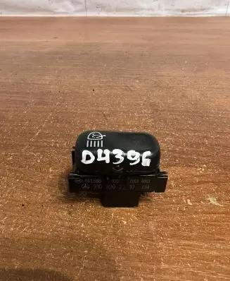 Mercedes-Benz E W210 Other switches/knobs/shifts 2108202210 D4396