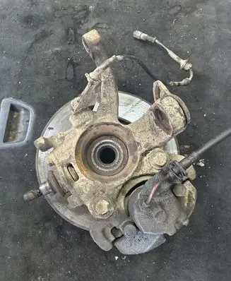 Volkswagen Multivan T4 Front wheel hub spindle knuckle