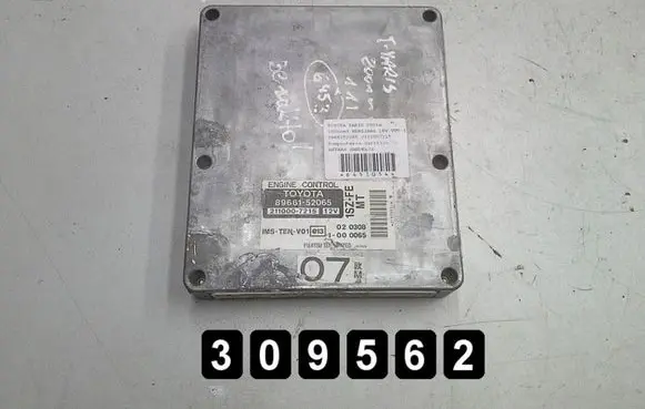 Toyota Yaris Engine control unit/module 8966152065