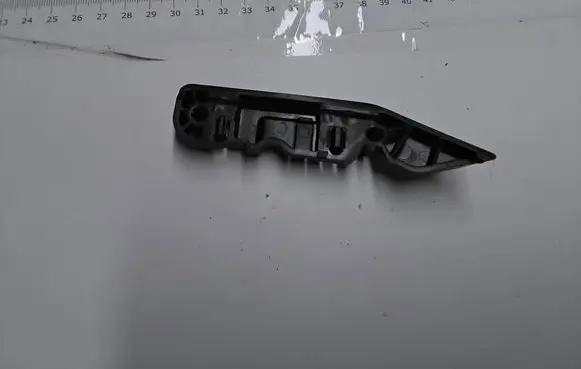 BMW 3 G20 G21 Fender mounting bracket