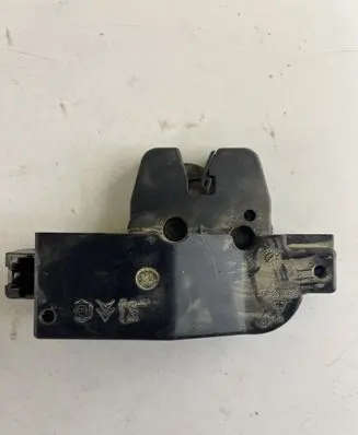 Peugeot 607 Tailgate/trunk/boot lock/catch/latch 9653831780 965383178
