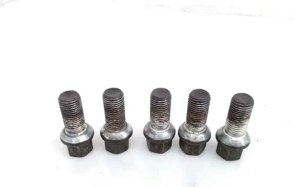 Volkswagen PASSAT B8 Nuts/bolts 