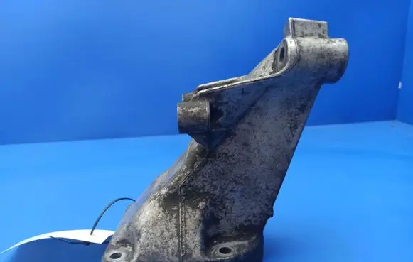 Mercedes-Benz C W203 Engine mounting bracket A6112230704