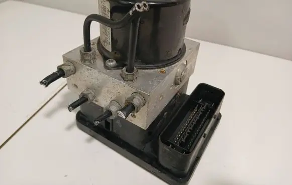 BMW 1 E81 E87 ABS Pump 000404014D2 10096008393