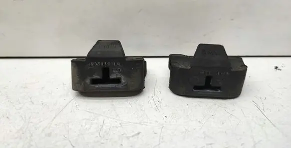 BMW 3 E90 E91 Radiator mount bracket 7805310 17117805310