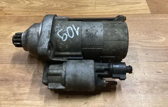 Volkswagen PASSAT B6 Starter motor 1005831311