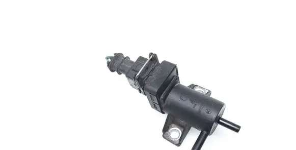 Nissan Qashqai Turbo solenoid valve 8200762597