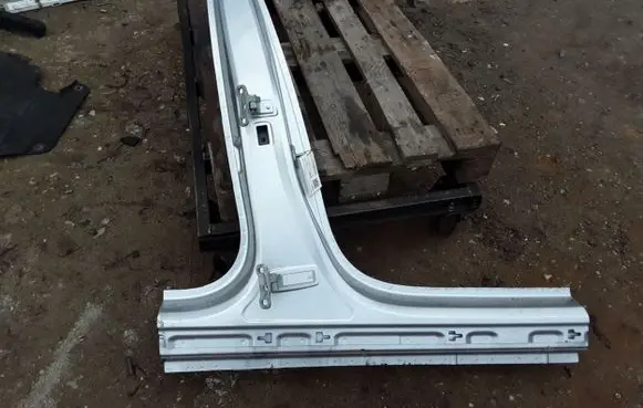 Volvo S60 Pillar (middle) 32132064