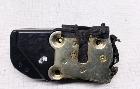 Chrysler Neon II Rear door lock