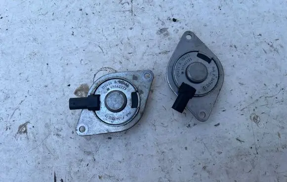 Opel Astra J Camshaft vanos timing valve 55562223