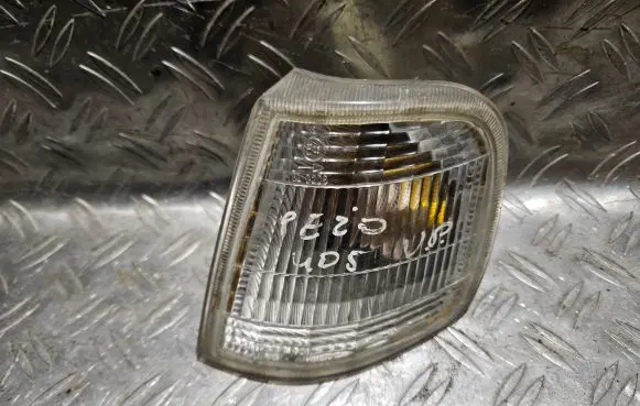 Peugeot 405 Front indicator light 18334L1 010206