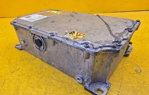 Mercedes-Benz EQA Voltage converter inverter A0009009026