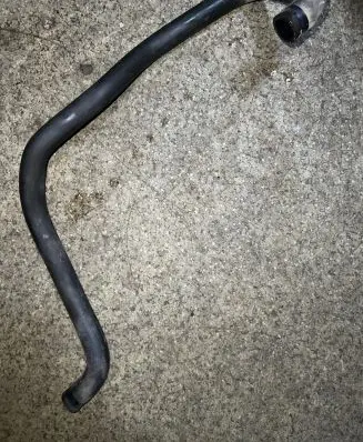 Engine coolant pipe/hose