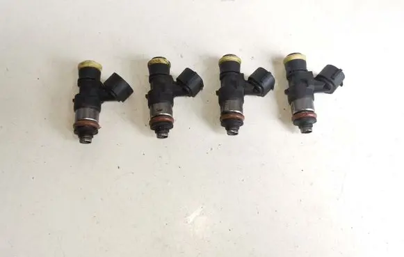 Volkswagen PASSAT B6 Fuel injectors set 0280158831 03C906039A
