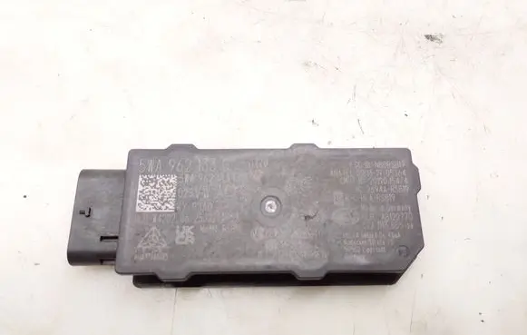 Volkswagen Tiguan Keyless system antenna 5WA962133G 5WA962133E