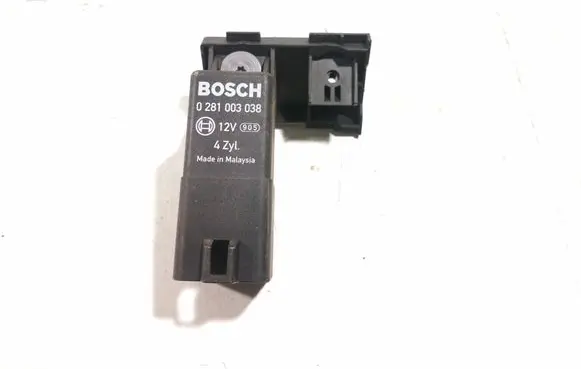 Volkswagen Golf Plus Glow plug pre-heat relay 0281003038 038907281D