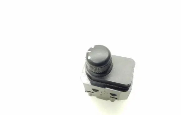 Suzuki Grand Vitara II Wing mirror switch 62J00