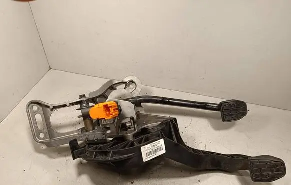 Jaguar XE Pedal assembly GX732450DE