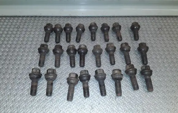 Volkswagen Crafter Nuts/bolts 