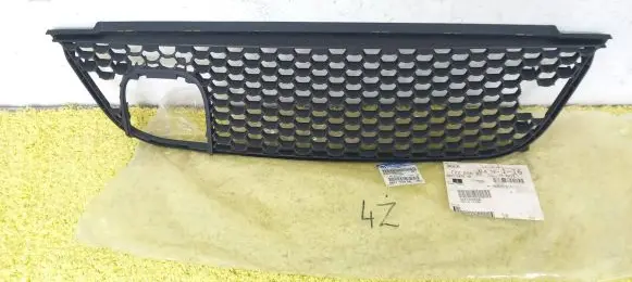 Jeep Grand Cherokee (WK) Front bumper lower grill 68138355AA