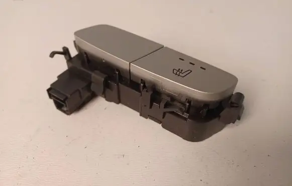 Mercedes-Benz C W205 Seat heating switch A2059050404