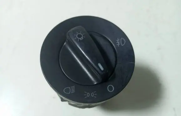 Volkswagen PASSAT B5 Light switch 1C0941531 C1T1170