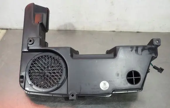 Audi A4 S4 B8 8K Subwoofer speaker 8K9035382